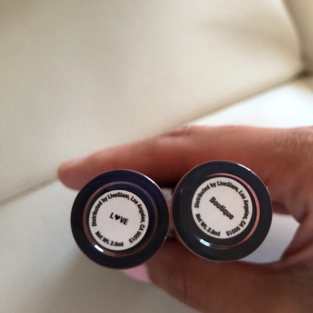 Two glosses - Picture 2 of 2